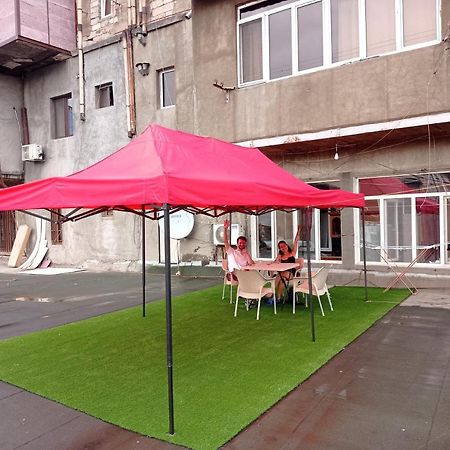 Sun City Hostel 耶烈万 外观 照片