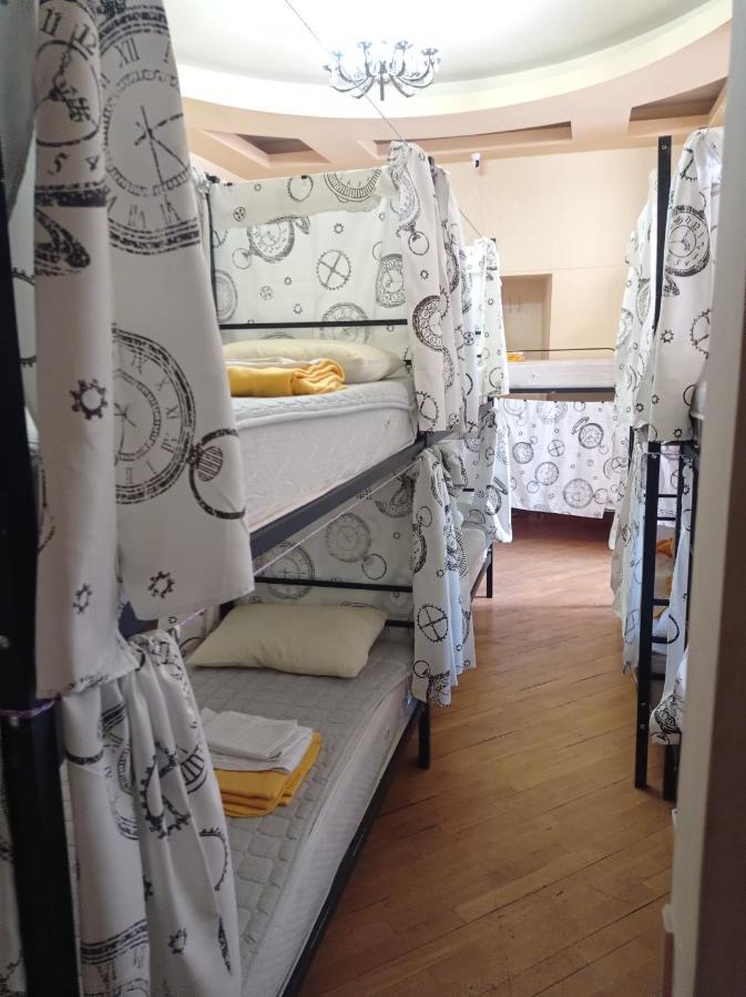 Sun City Hostel 耶烈万 外观 照片
