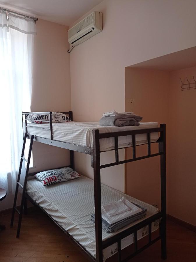 Sun City Hostel 耶烈万 外观 照片