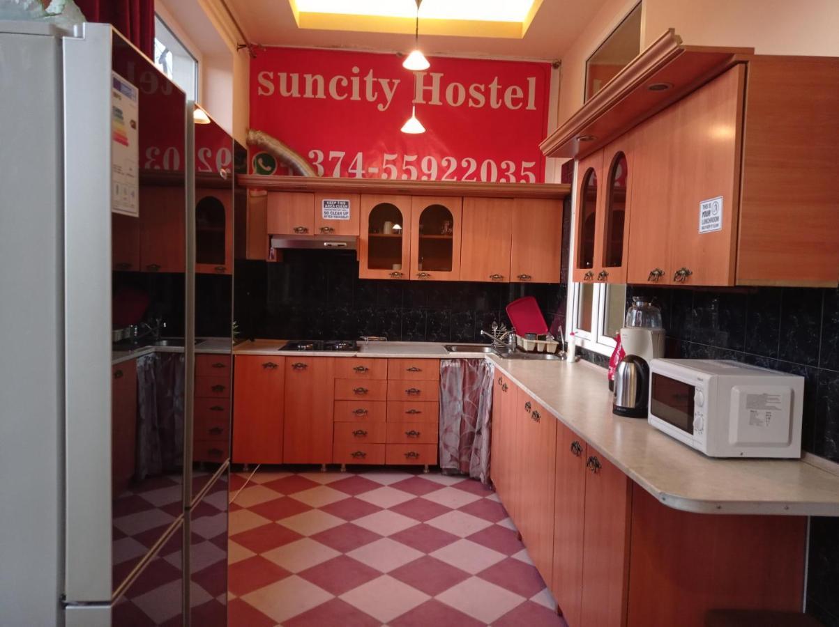 Sun City Hostel 耶烈万 外观 照片