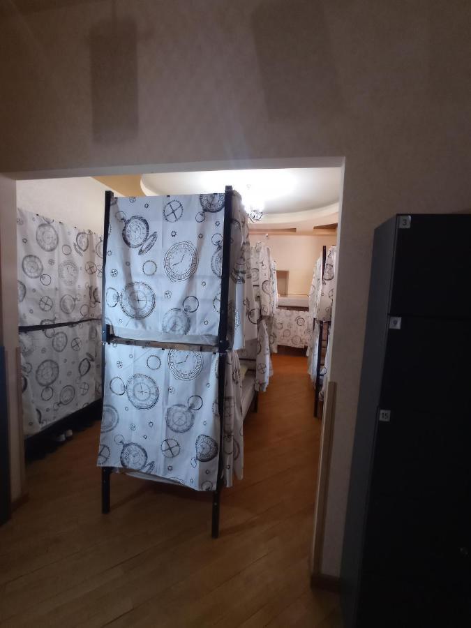 Sun City Hostel 耶烈万 外观 照片
