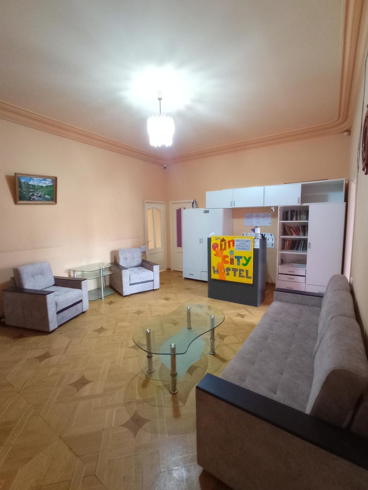 Sun City Hostel 耶烈万 外观 照片