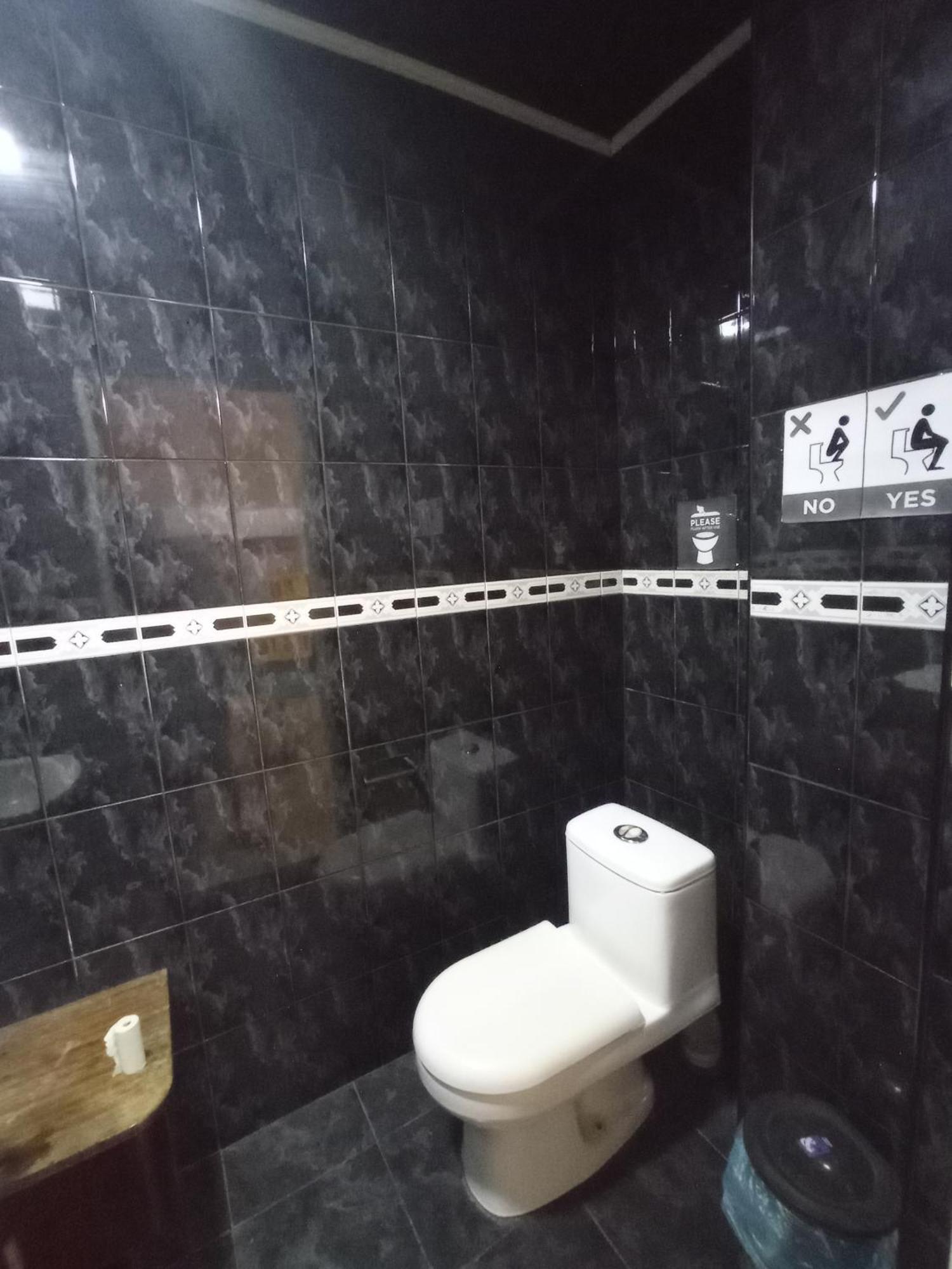 Sun City Hostel 耶烈万 外观 照片