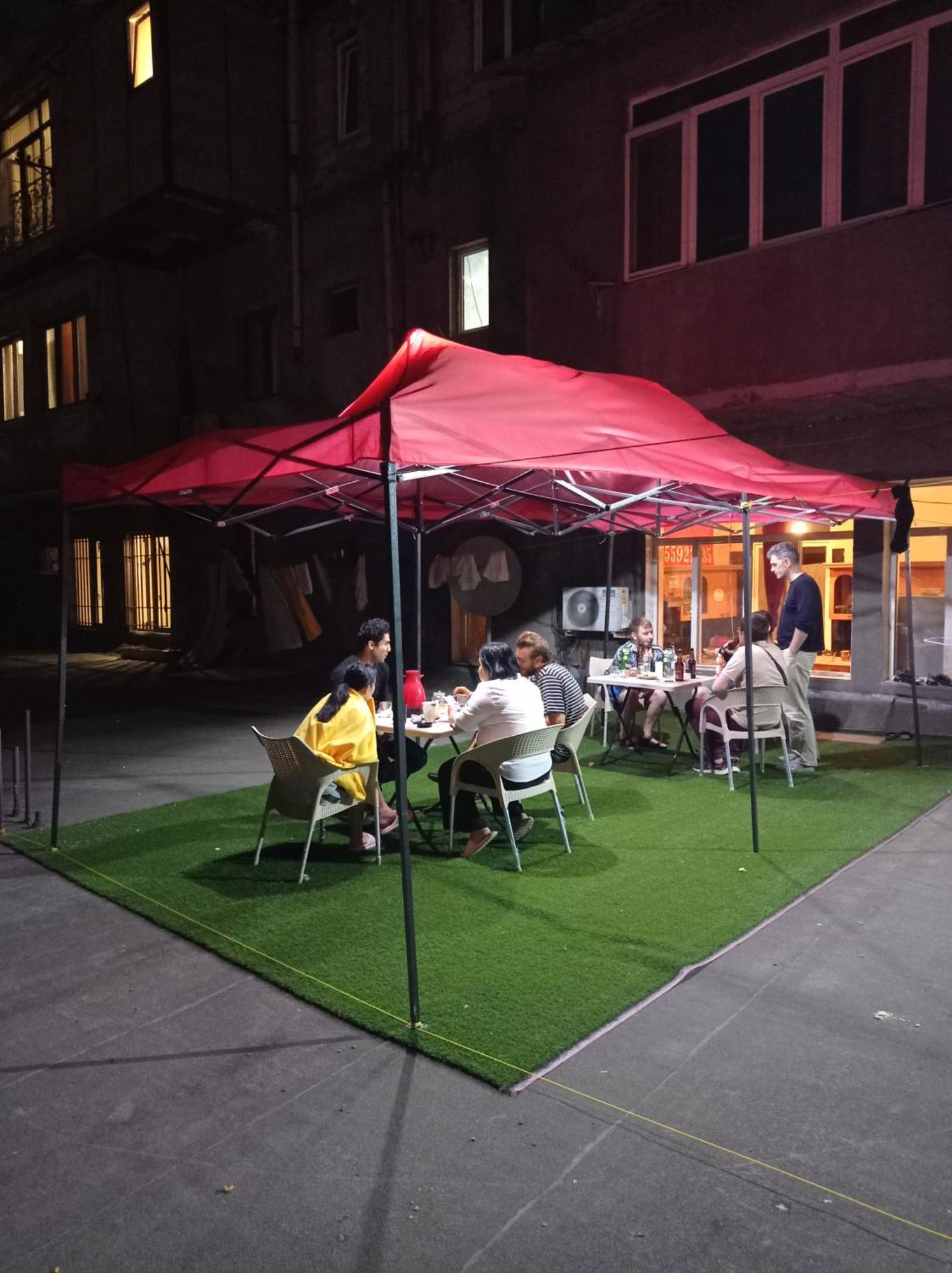 Sun City Hostel 耶烈万 外观 照片